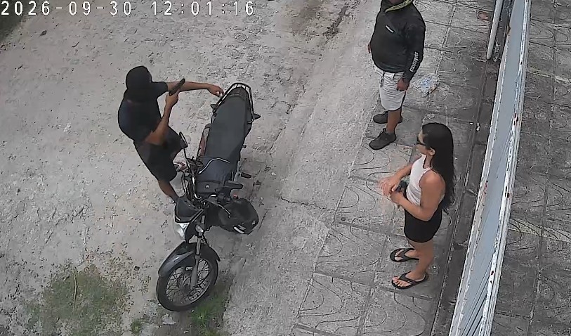 Homem armado leva motocicleta e celular de vítimas durante assalto na Zona Sul de João Pessoa