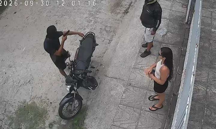 Homem armado leva motocicleta e celular de vítimas durante assalto na Zona Sul de João Pessoa